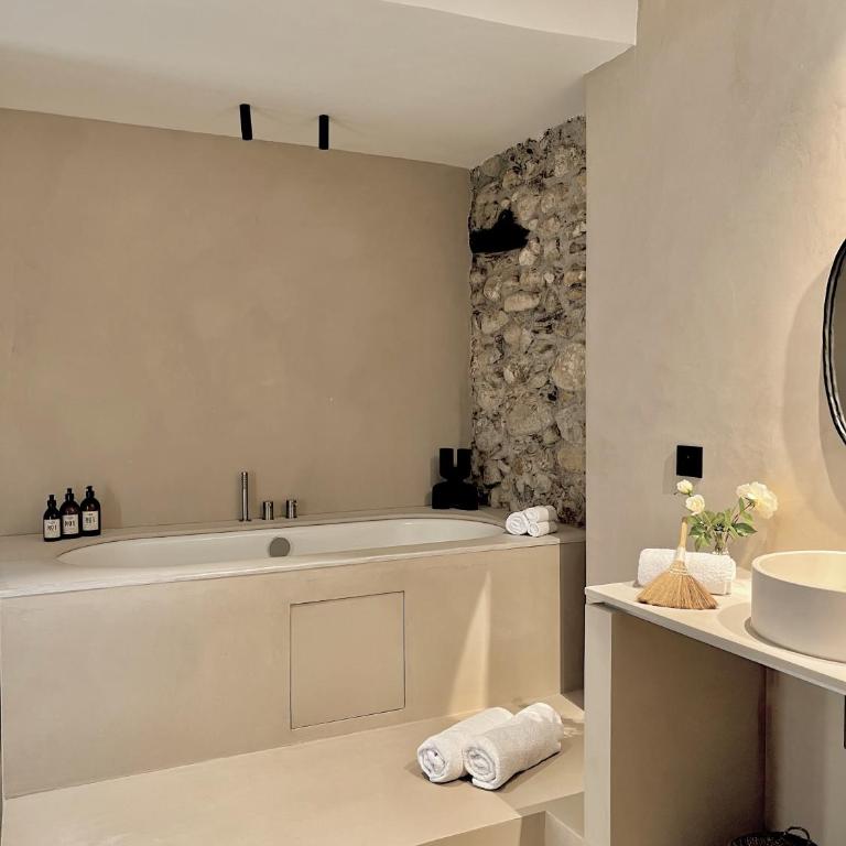 Toile Blanche - Suite Deluxe avec Lit King-Size - 9