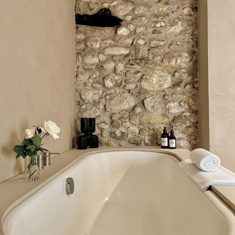 Toile Blanche - Suite Deluxe avec Lit King-Size - 12