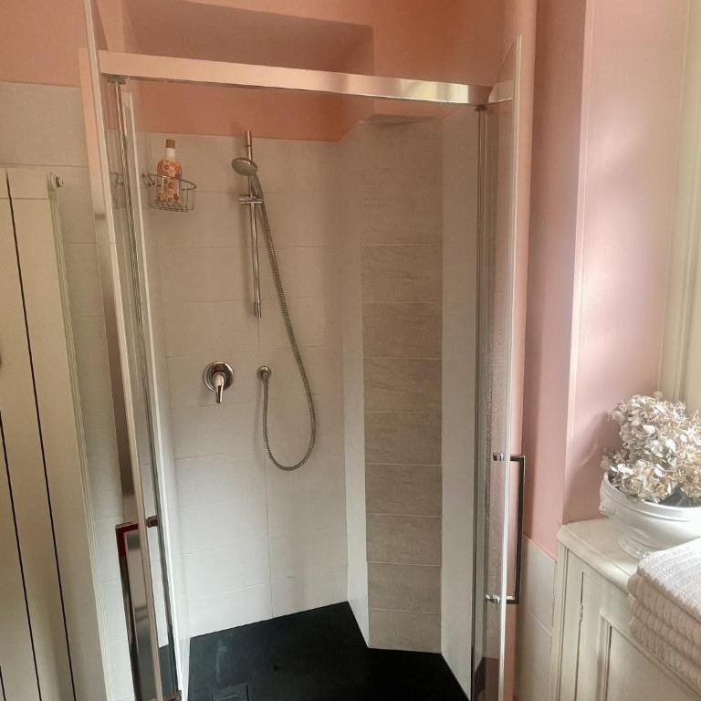 La Casa di Ringhiera - silenzioso appartamento di charme con balcone nel quadrilatero romano - Two-Bedroom Apartment - 27