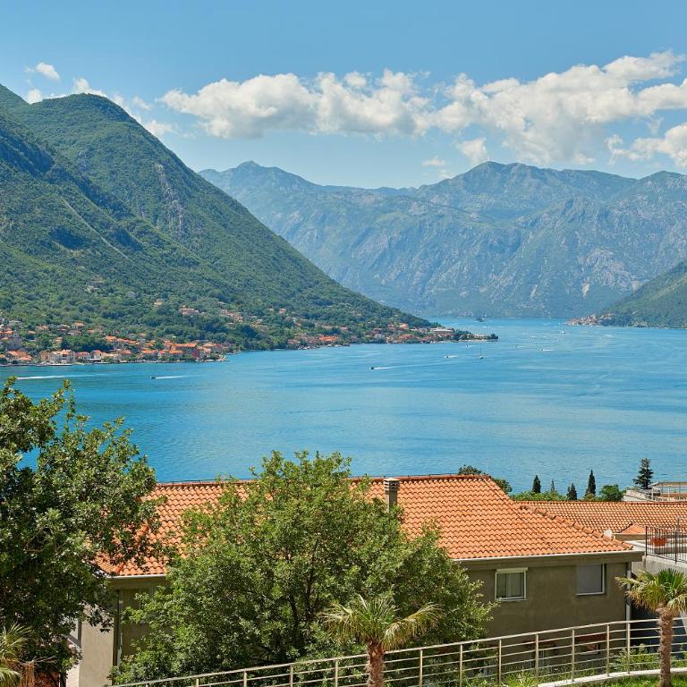 2montenegro VISTA Apartments - One-Bedroom Apartment with Balcony and Sea View - 2