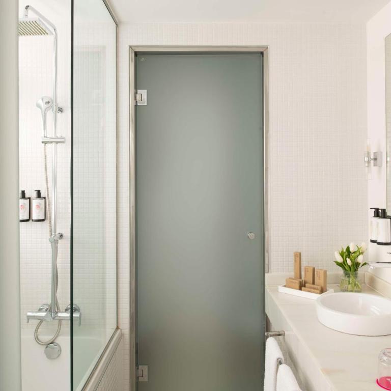 Allegro Barcelona - Deluxe Triple Room - 4