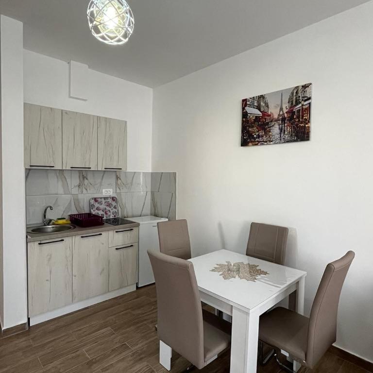 Apartments Nermina - Apartment with View and Balcony - 4