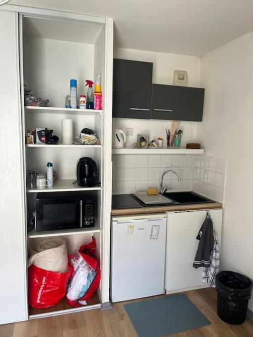 Studio et box 2 arrêts tram Partdieu, 4 du Groupama Stadium avec le tramway T3 - Apartment mit 1 Schlafzimmer - 7