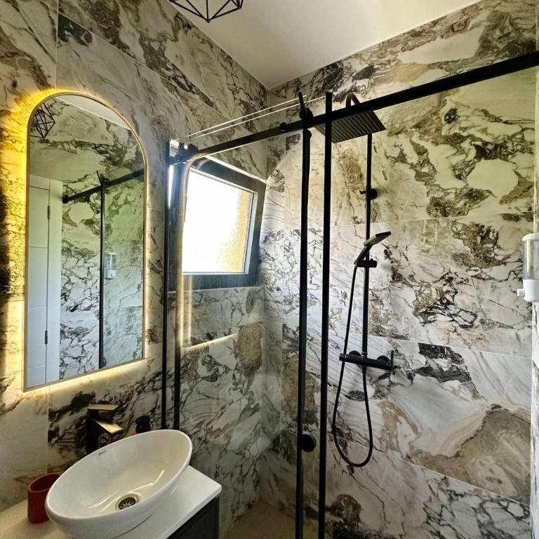 Adriatic Dream - Deluxe Double Room with Balcony - 5