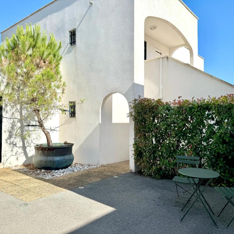 Beach Cannes Bungalows - Holiday Apartments near Cannes - Appartement - Rez-de-Chaussée - 32