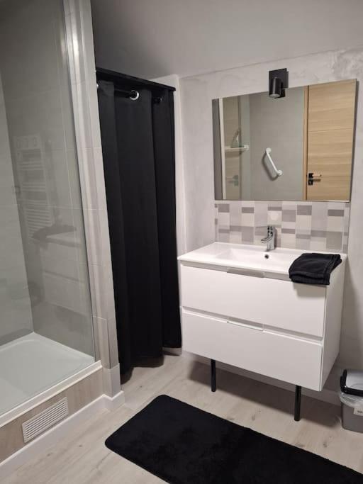 Studio en vieille ville avec chambre en mezzanine - One-Bedroom Apartment - 21