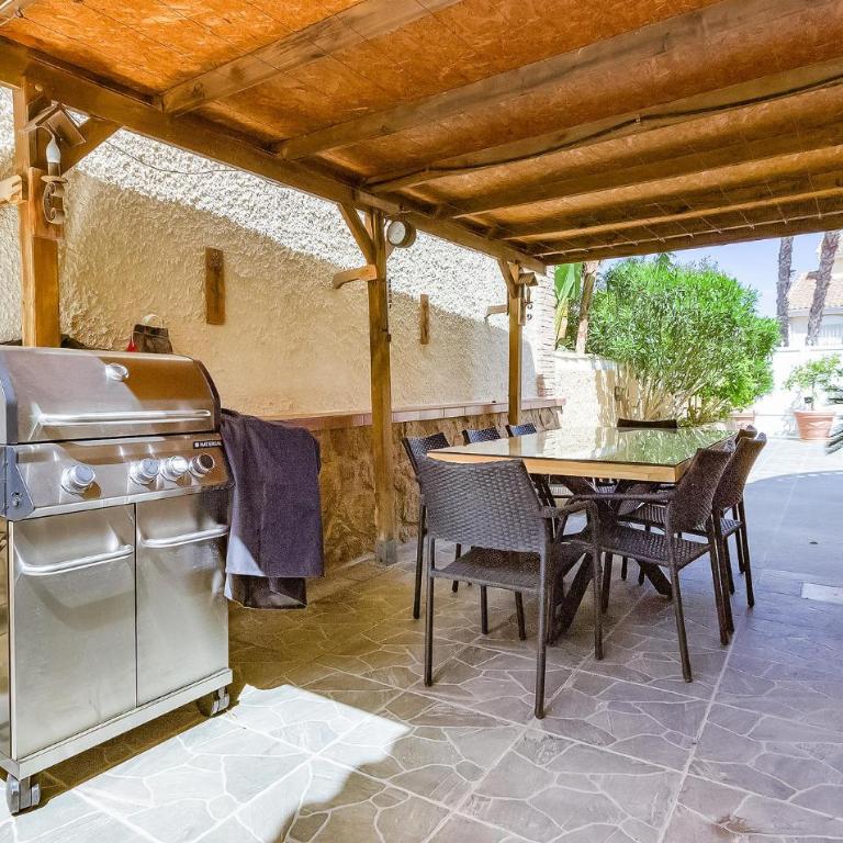 Beach Front Home In Santa Pola - Casa Vacacional de 3 dormitorios - 17