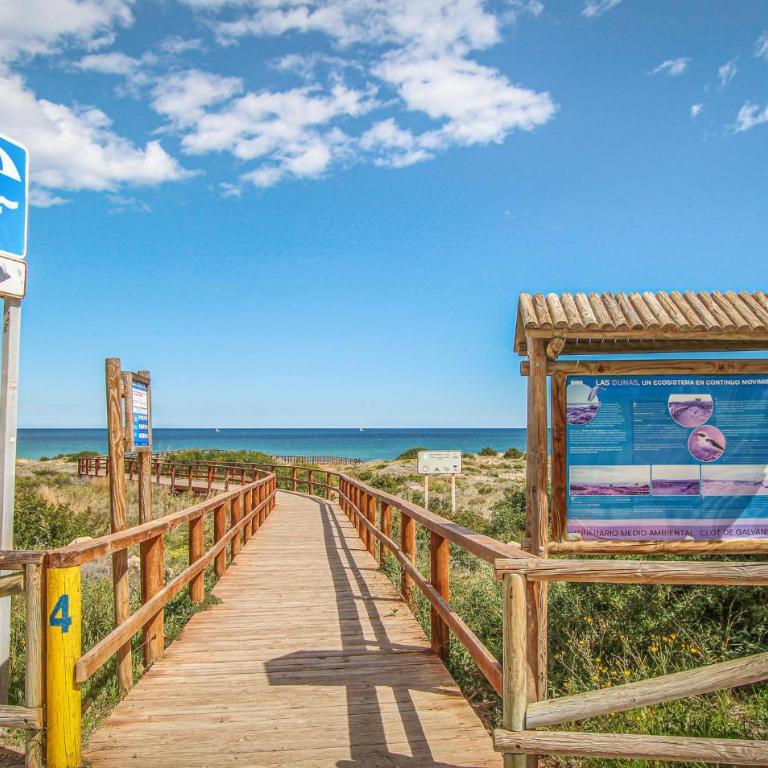 Beach Front Home In Santa Pola - Casa Vacacional de 3 dormitorios - 32