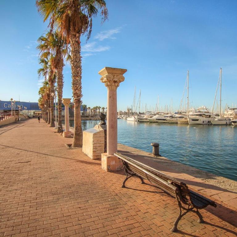 Beach Front Home In Santa Pola - Casa Vacacional de 3 dormitorios - 33