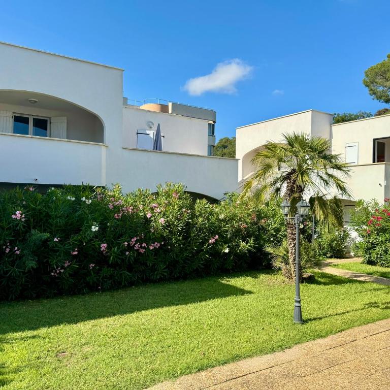 Beach Cannes Bungalows - Holiday Apartments near Cannes - Appartement avec Terrasse - 35