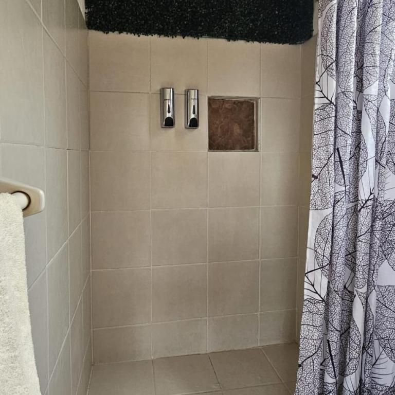 Casa campestre cerca a Bogotá con piscina - Casa de 3 dormitorios - 24