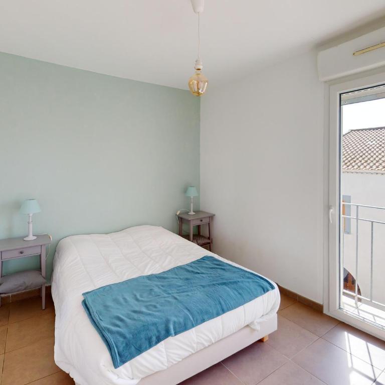 Frontignan : Appartement 2 pièces avec terrasse, parking, proche plage et commerces - FR-1-785-5 - Appartement - 9