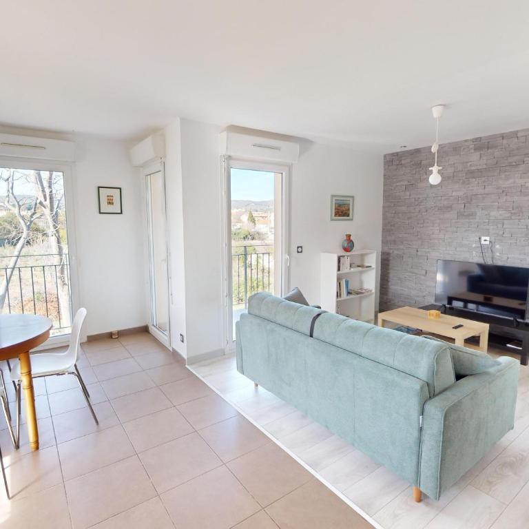 Frontignan : Appartement 2 pièces avec terrasse, parking, proche plage et commerces - FR-1-785-5 - Appartement - 12