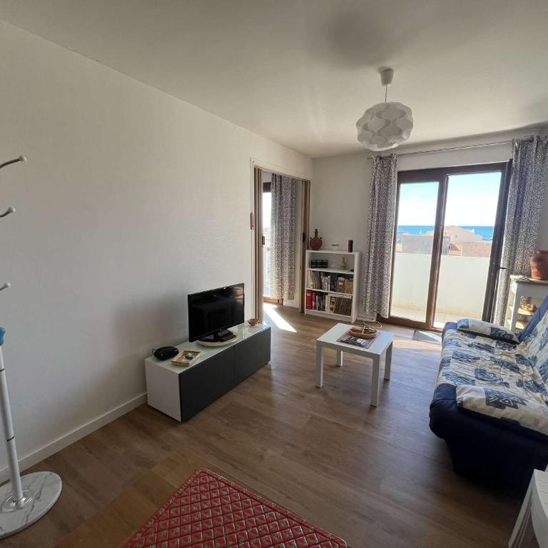 T2 avec climatisation, balcon vue mer, 250m de la plage - FR-1-701-83 - Apartment - 4