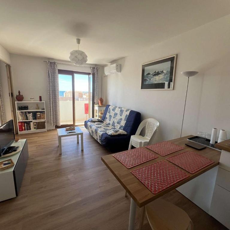 T2 avec climatisation, balcon vue mer, 250m de la plage - FR-1-701-83 - Apartment - 7