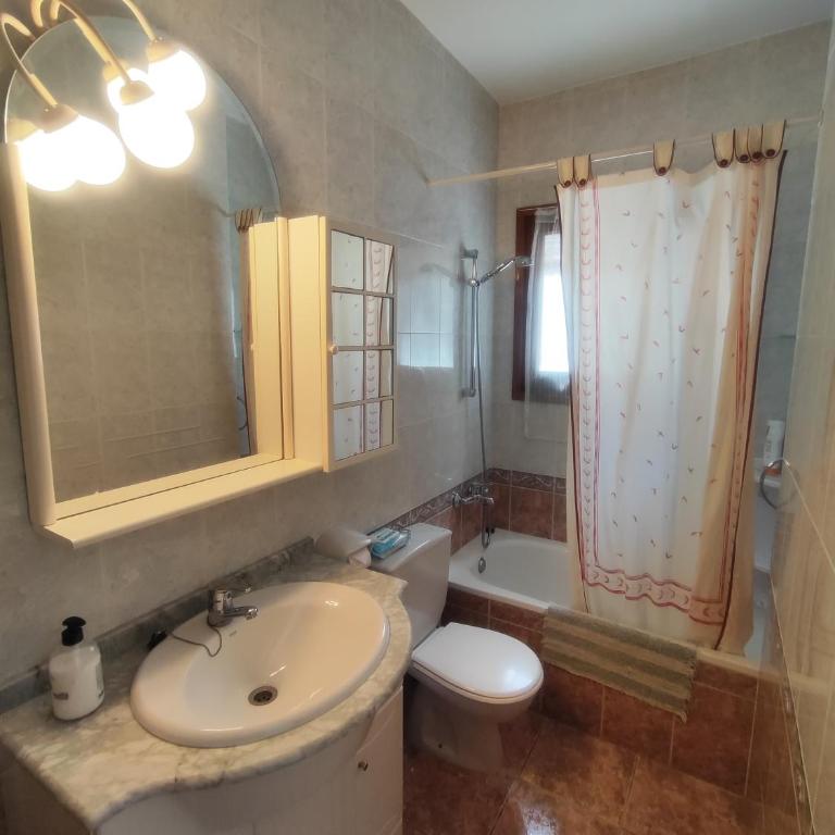 Private house with pool and BBQ - Casa de 3 dormitorios - 10