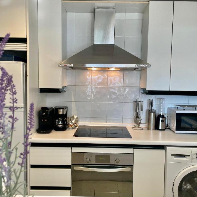 TopMarbella Marina Banus Luxury Apartment - Marbella Marina Banus luxurious Apartment Sea Views - Family Two-Bedroom Apartment with View - 12