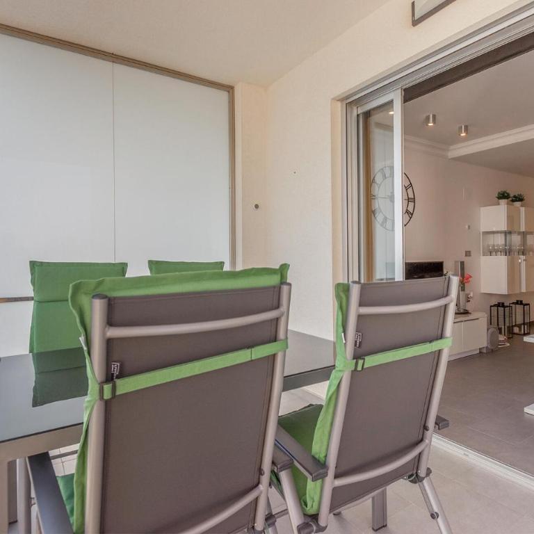 Nice Apartment In La Mata - Apartamento de 2 dormitorios - 2