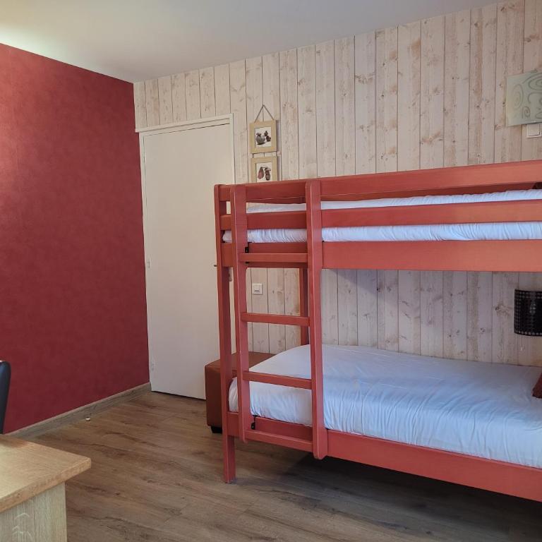 Brit Hotel des Halles - Chambre Familiale - 4