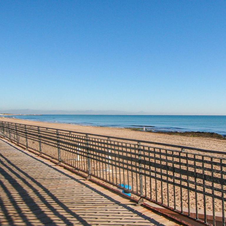 Beautiful Apartment In Torrevieja - Apartamento de 3 dormitorios - 5