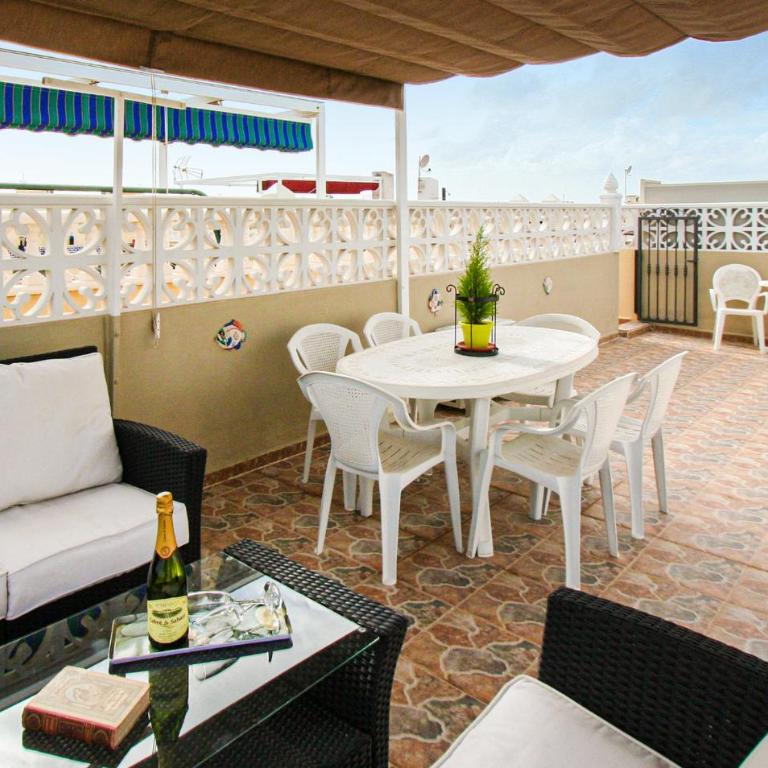 Beautiful Apartment In Torrevieja - Apartamento de 3 dormitorios - 8