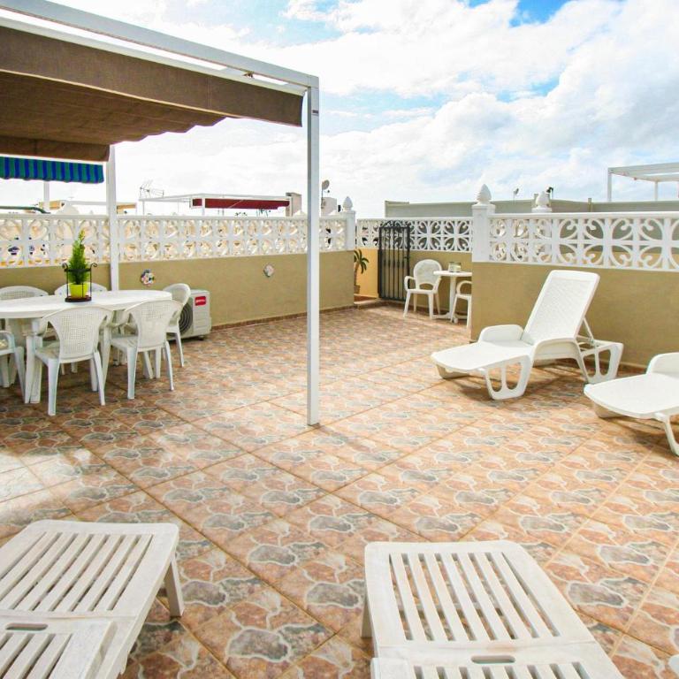 Beautiful Apartment In Torrevieja - Apartamento de 3 dormitorios - 10