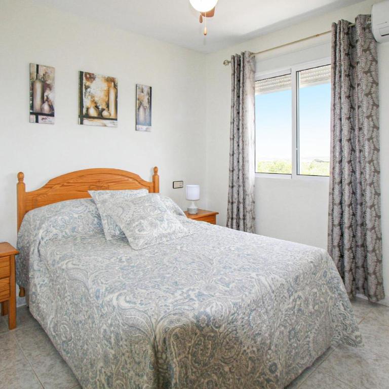 Beautiful Apartment In Torrevieja - Apartamento de 3 dormitorios - 17