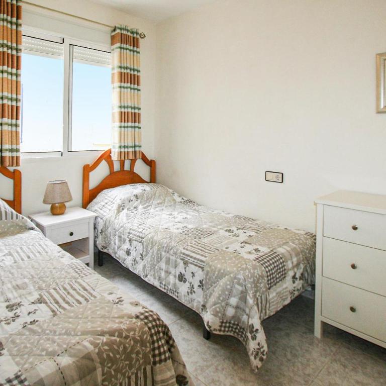 Beautiful Apartment In Torrevieja - Apartamento de 3 dormitorios - 19