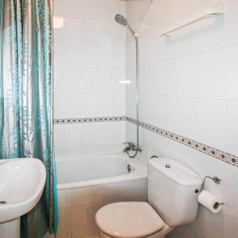 Beautiful Apartment In Torrevieja - Apartamento de 3 dormitorios - 20