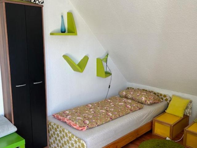 Doppelzimmer mit Gemeinschaftsbad in Nürnberg Fischbach - Doppelzimmer mit Gemeinschaftsbad - 2