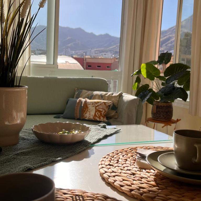 Apt luminoso con vistas a la montaña - Playa 15 min a pie - Apartamento de 1 dormitorio - 1