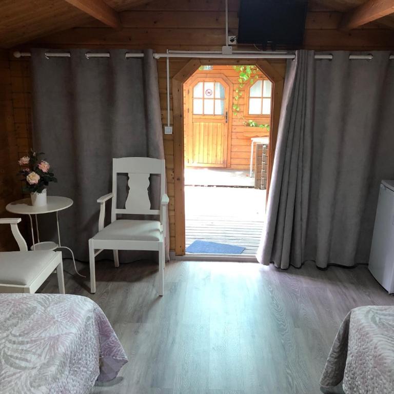 Camping Torremolinos - Twin Room with Bathroom - 2