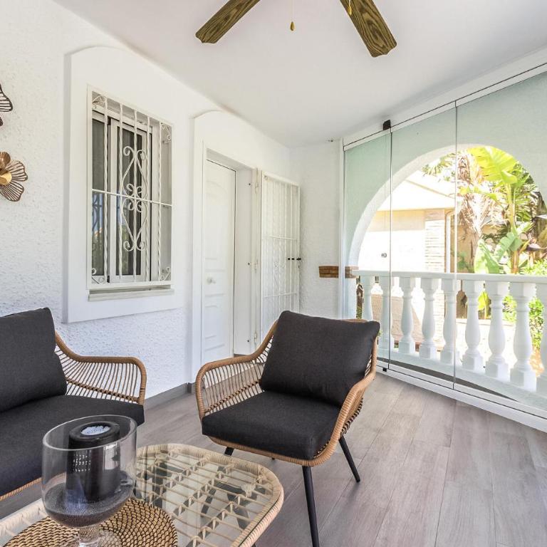 Beach Front Home In Santa Pola - Casa Vacacional de 3 dormitorios - 24