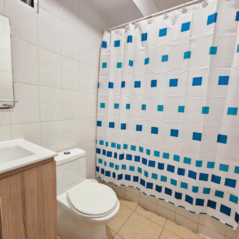 Apartamentos y Habitaciones Privadas Automatizados - Three-Bedroom Apartment - 6