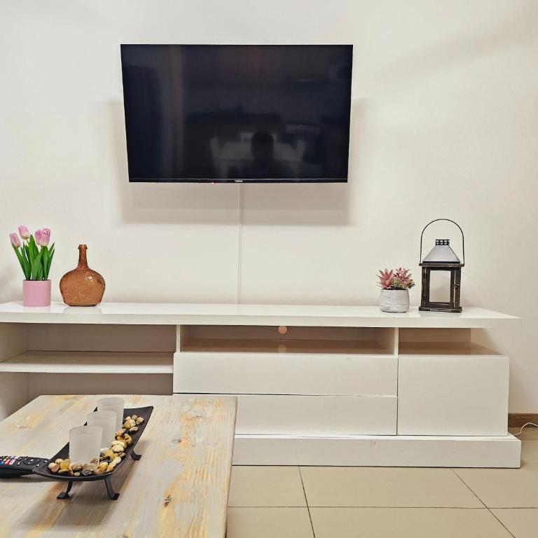 Apartamentos y Habitaciones Privadas Automatizados - Three-Bedroom Apartment - 3