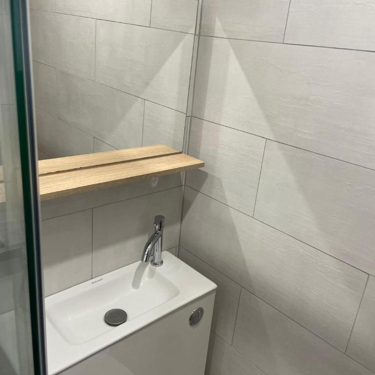Studio Porte de Vanves - Paris Sud - Chambre Double avec Salle de Bains Privative - 3