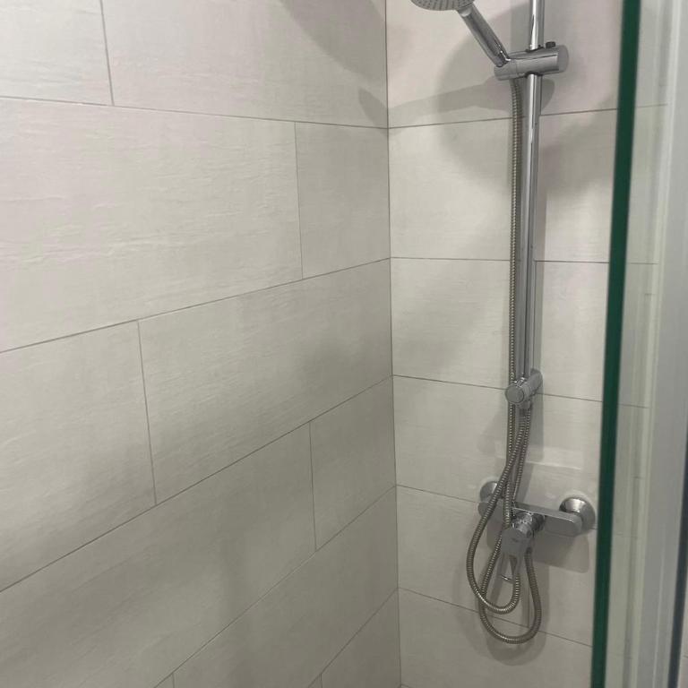 Studio Porte de Vanves - Paris Sud - Chambre Double avec Salle de Bains Privative - 9