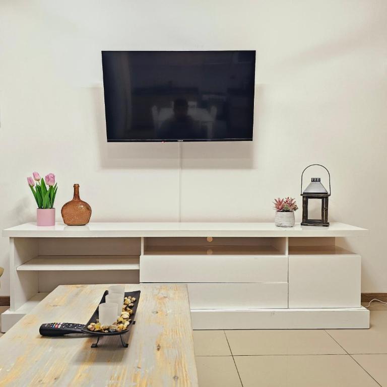 Apartamentos y Habitaciones Privadas Automatizados - Three-Bedroom Apartment - 8