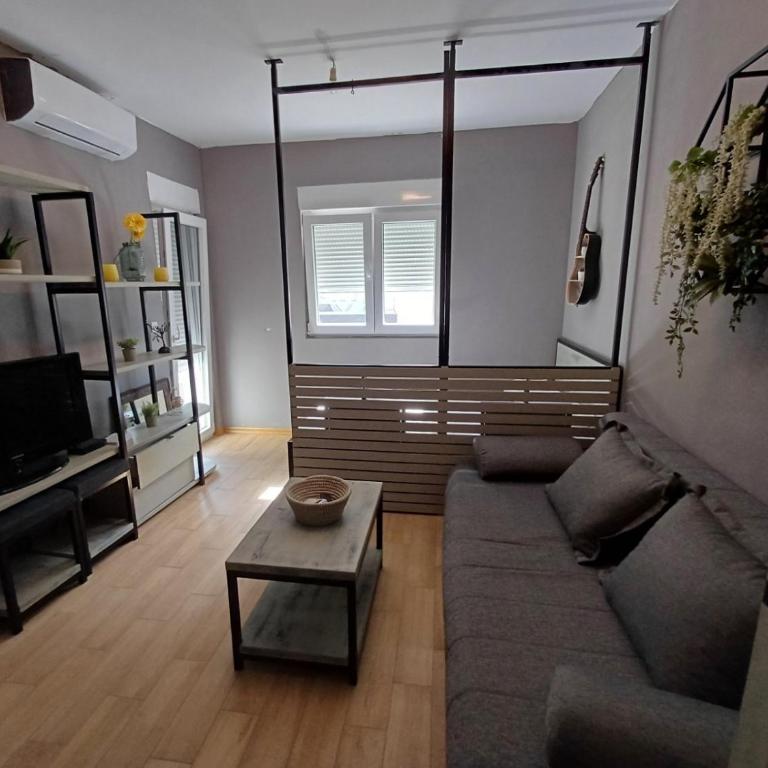 Paradise - One-Bedroom Apartment - 1