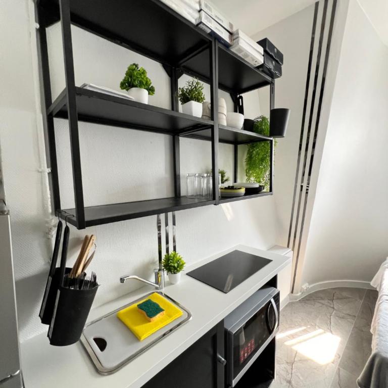 PARIS BASTILLE BERCY GARE DE LYON CHAMBRE CLIMATISEE 9m2 idéal 1 pers ,max 2 pers - Appartement 1 Chambre - 9