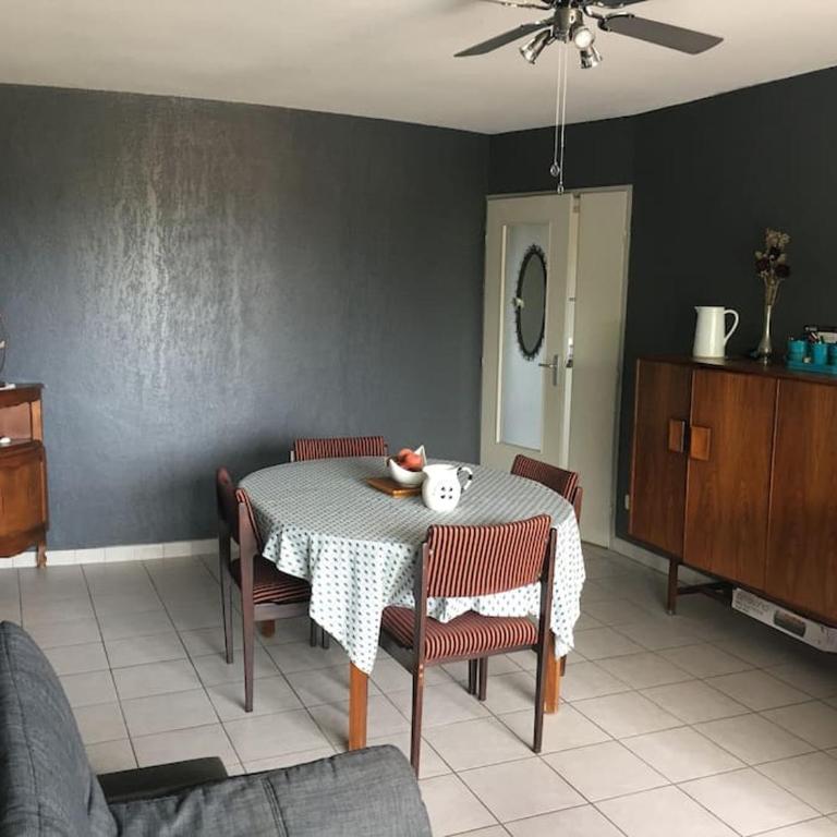 Appartement T3 avec 2 chambres et grand balcon - Apartment mit 2 Schlafzimmern - 2