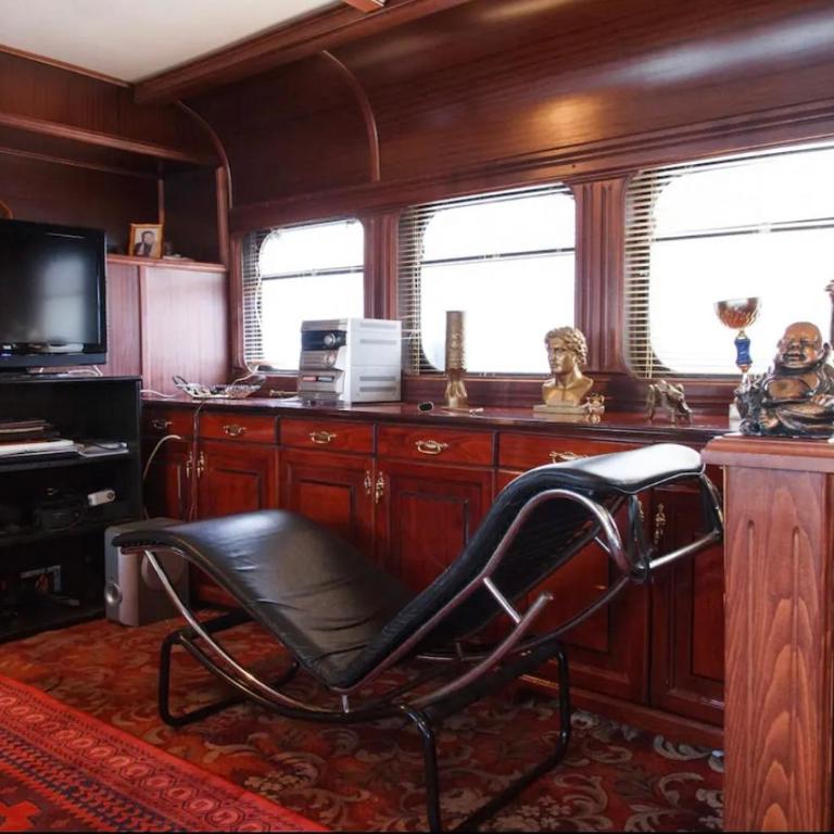 Luksuzan brod na obali reke - Mobilna Kućica - 17