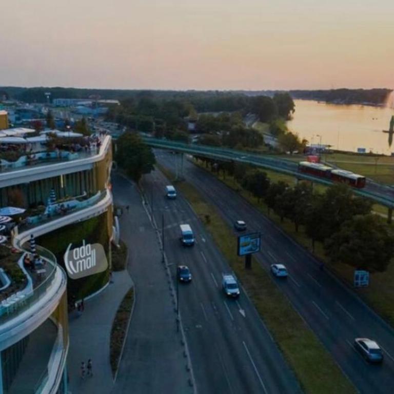 Luksuzan brod na obali reke - Mobilna Kućica - 42