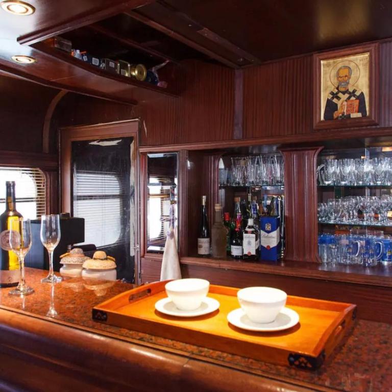 Luksuzan brod na obali reke - Mobilna Kućica - 47