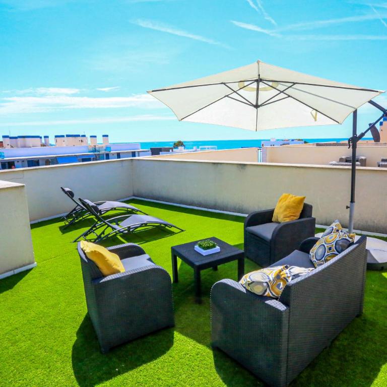 LITORAL COSTA DORADA - AUGUSTA B Only families - Apartment with Pool View - 1