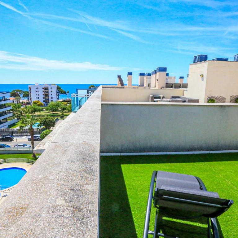 LITORAL COSTA DORADA - AUGUSTA B Only families - Apartment with Pool View - 2