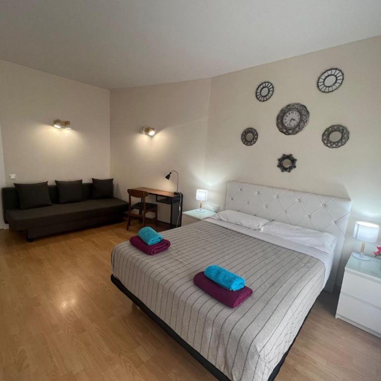 Rooms in Apartment Paris - Triple Room with Shared Bathroom - 4