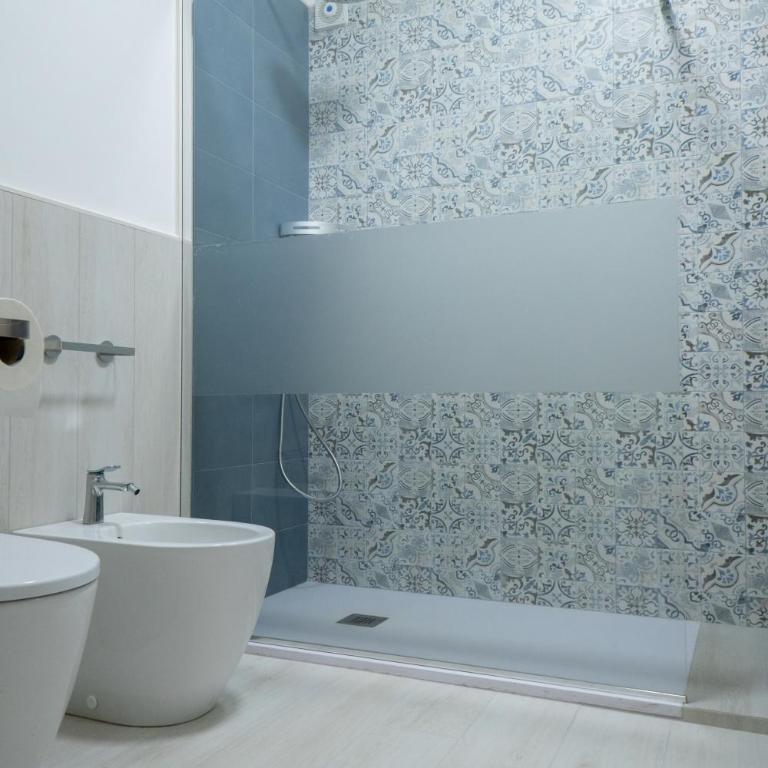 CasaRomiti - Deluxe King Room - 2