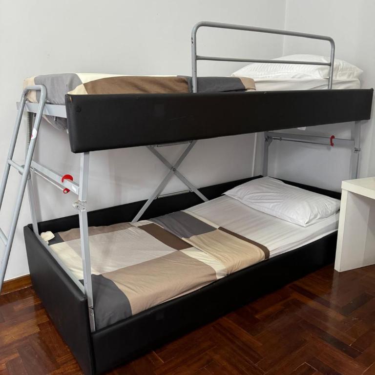 Destination In Rome - Posto Letto in Dormitorio Femminile per 4 Persone - 1