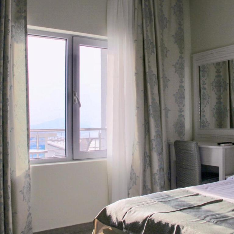 Awesome Home In Kotor - Seven-Bedroom Holiday Home - 17